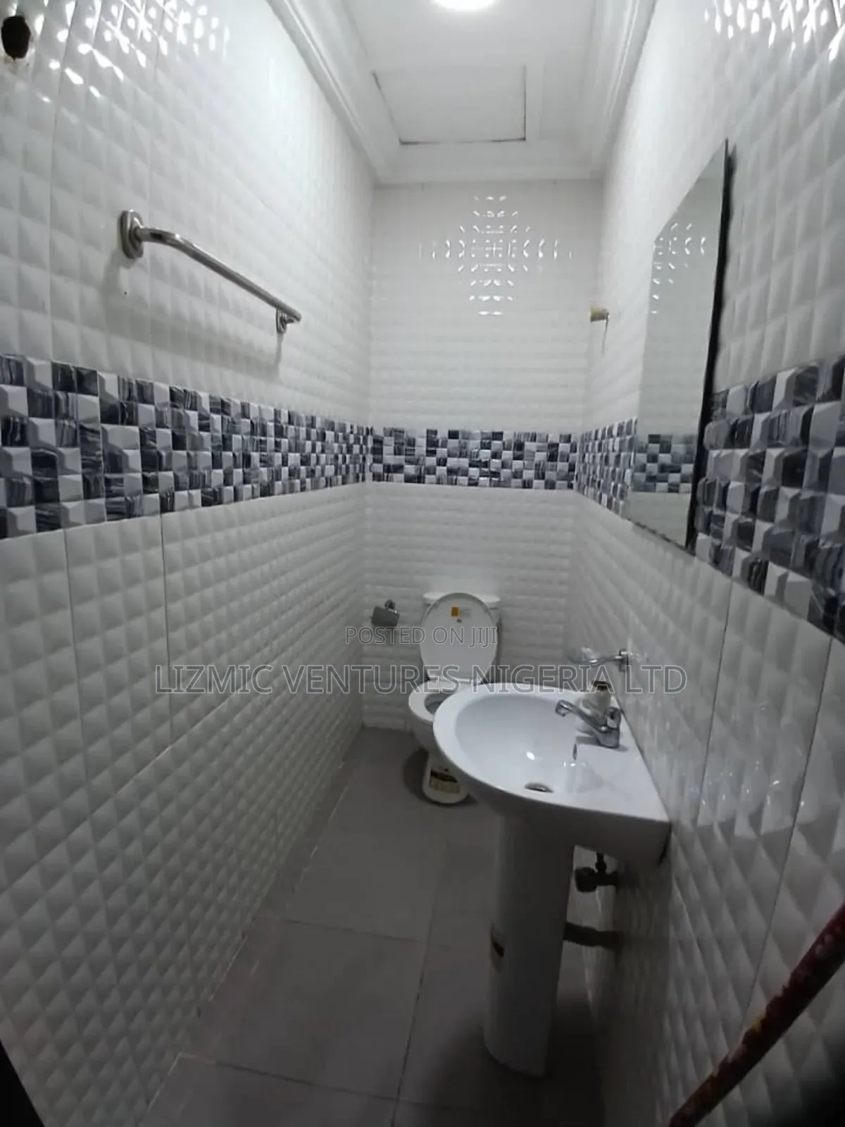Furnished 3bdrm Apartment in Peace Estate, Oregun for rent
