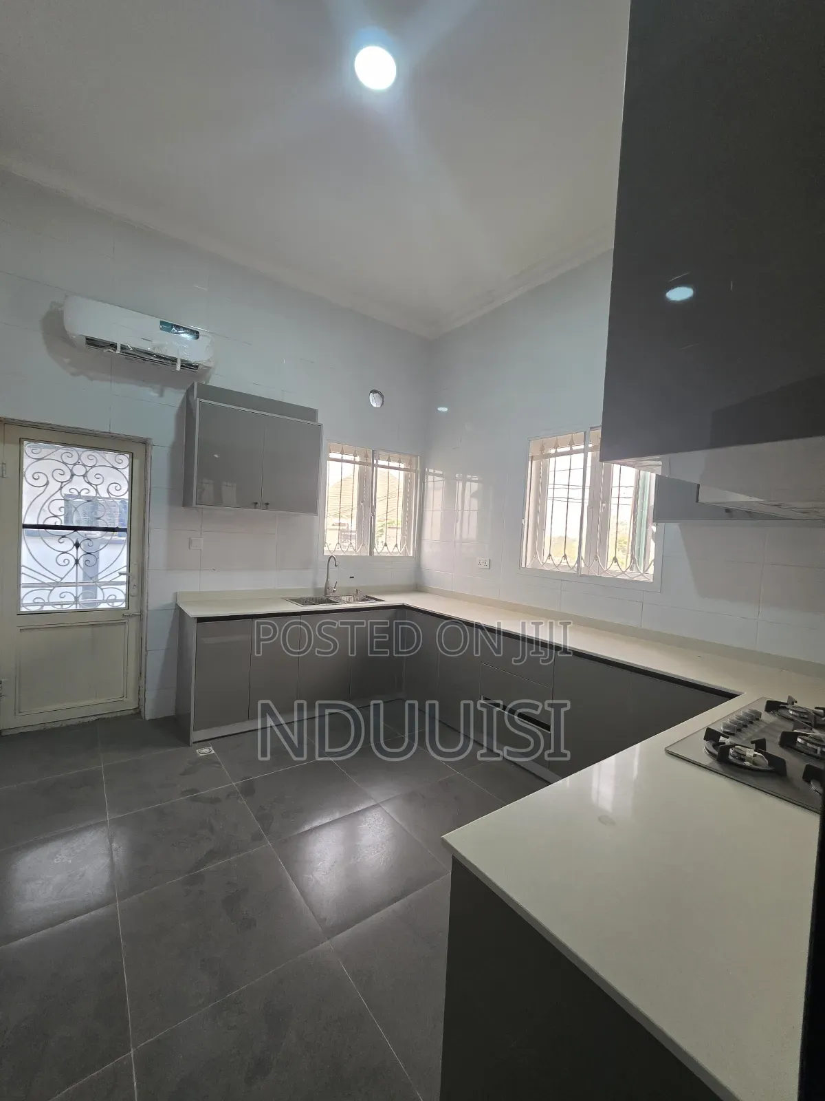 20bdrm Duplex in Asokoro for sale