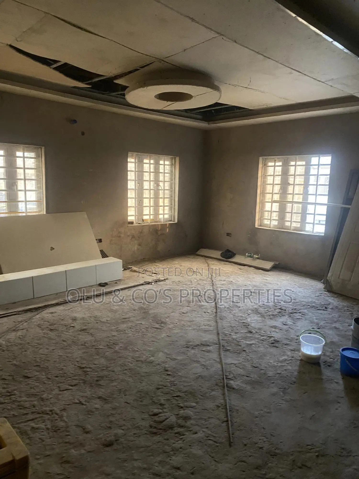 3bdrm Bungalow in An Estate Behind Von, Lugbe District for sale