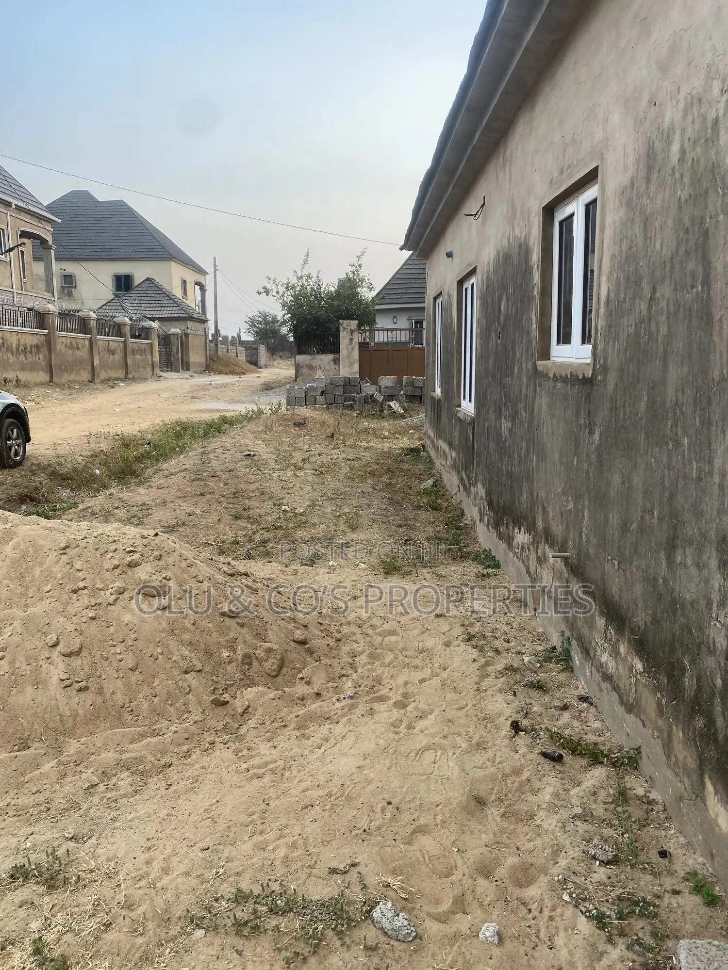 3bdrm Bungalow in An Estate Behind Von, Lugbe District for sale
