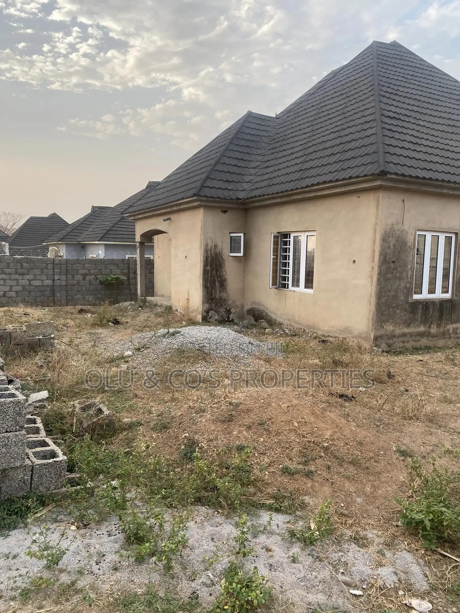 3bdrm Bungalow in An Estate Behind Von, Lugbe District for sale