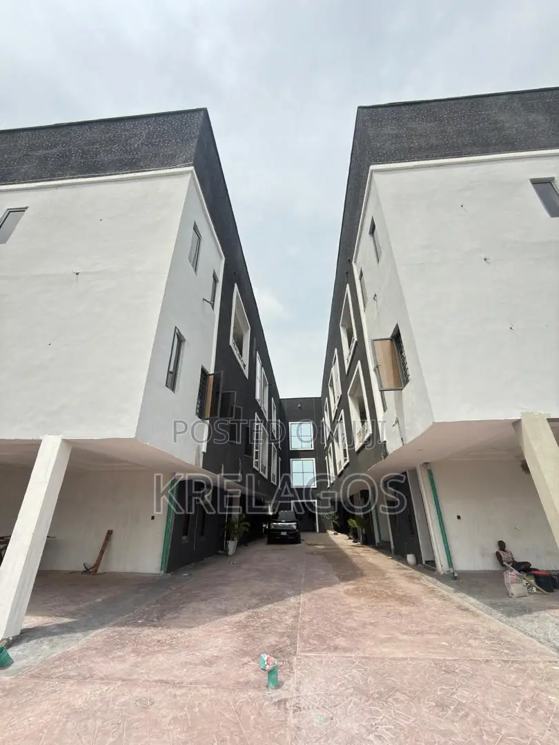 1bdrm Apartment in Ajiwe for sale