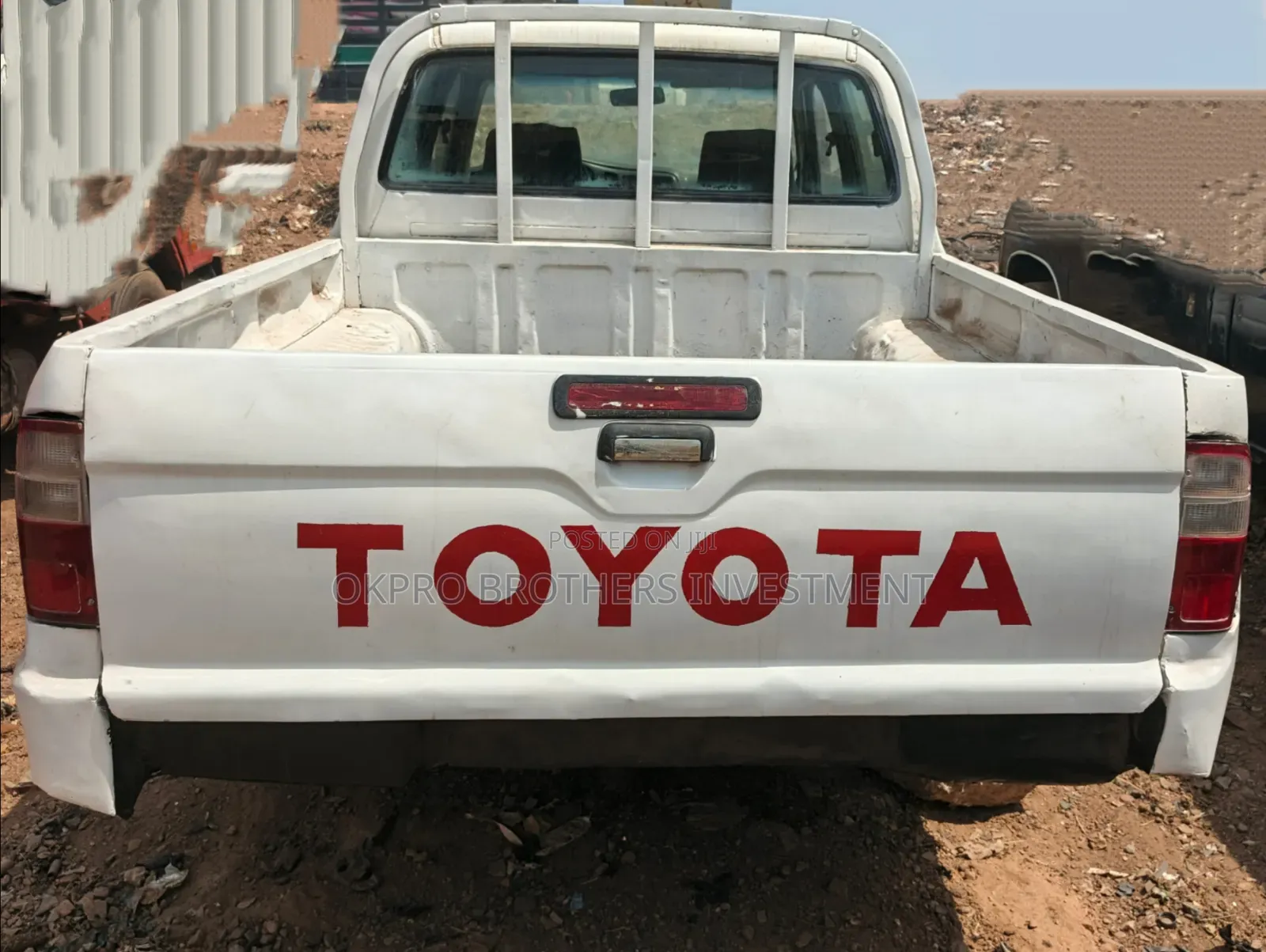 Toyota Hilux 2003 White