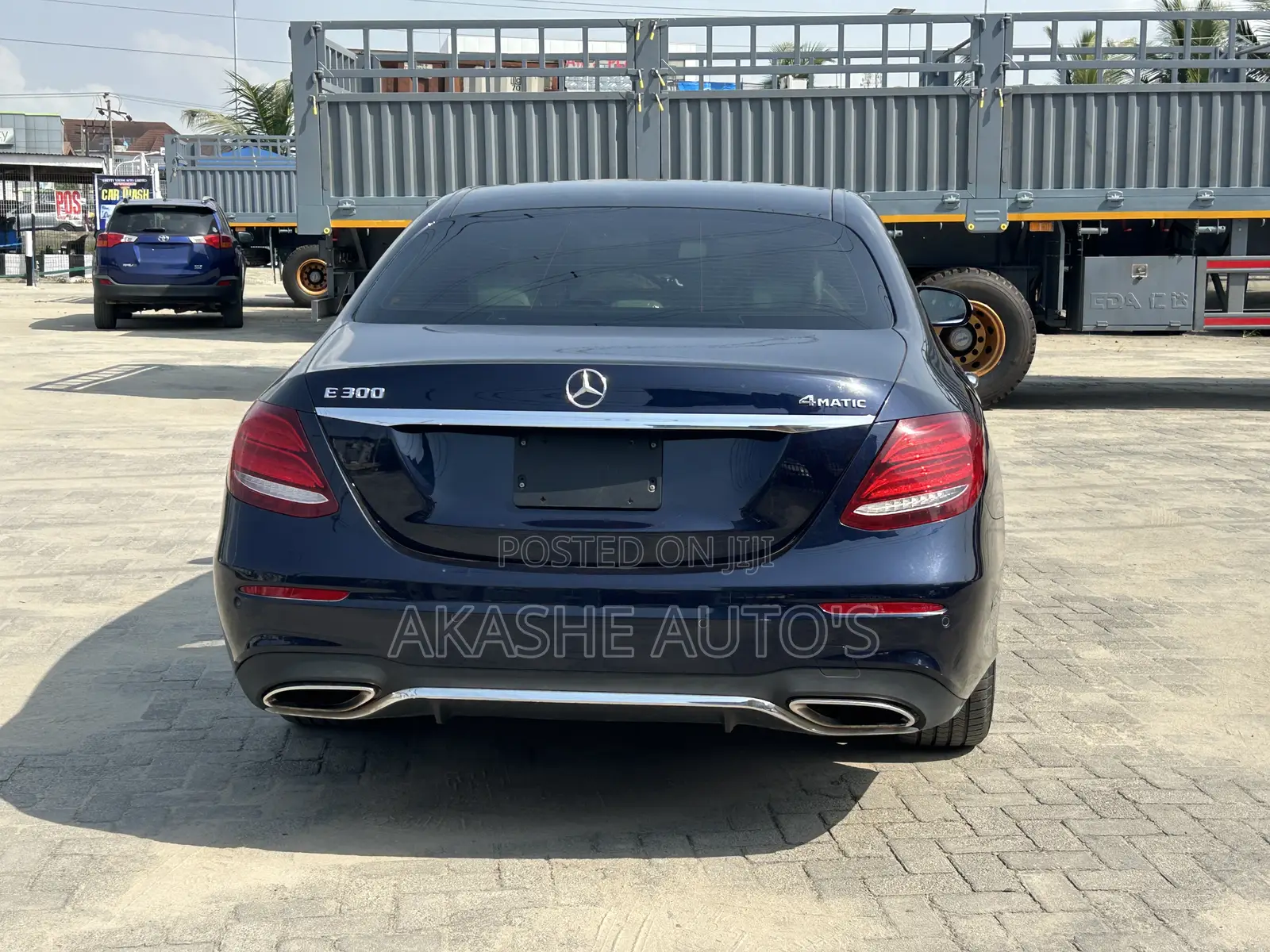 Mercedes-Benz E300 2019 Blue