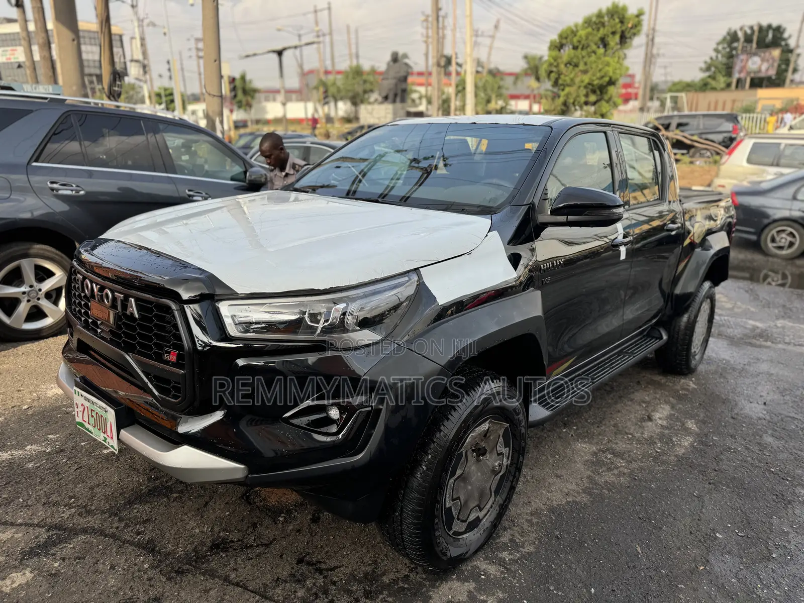 New Toyota Hilux 2025 Black
