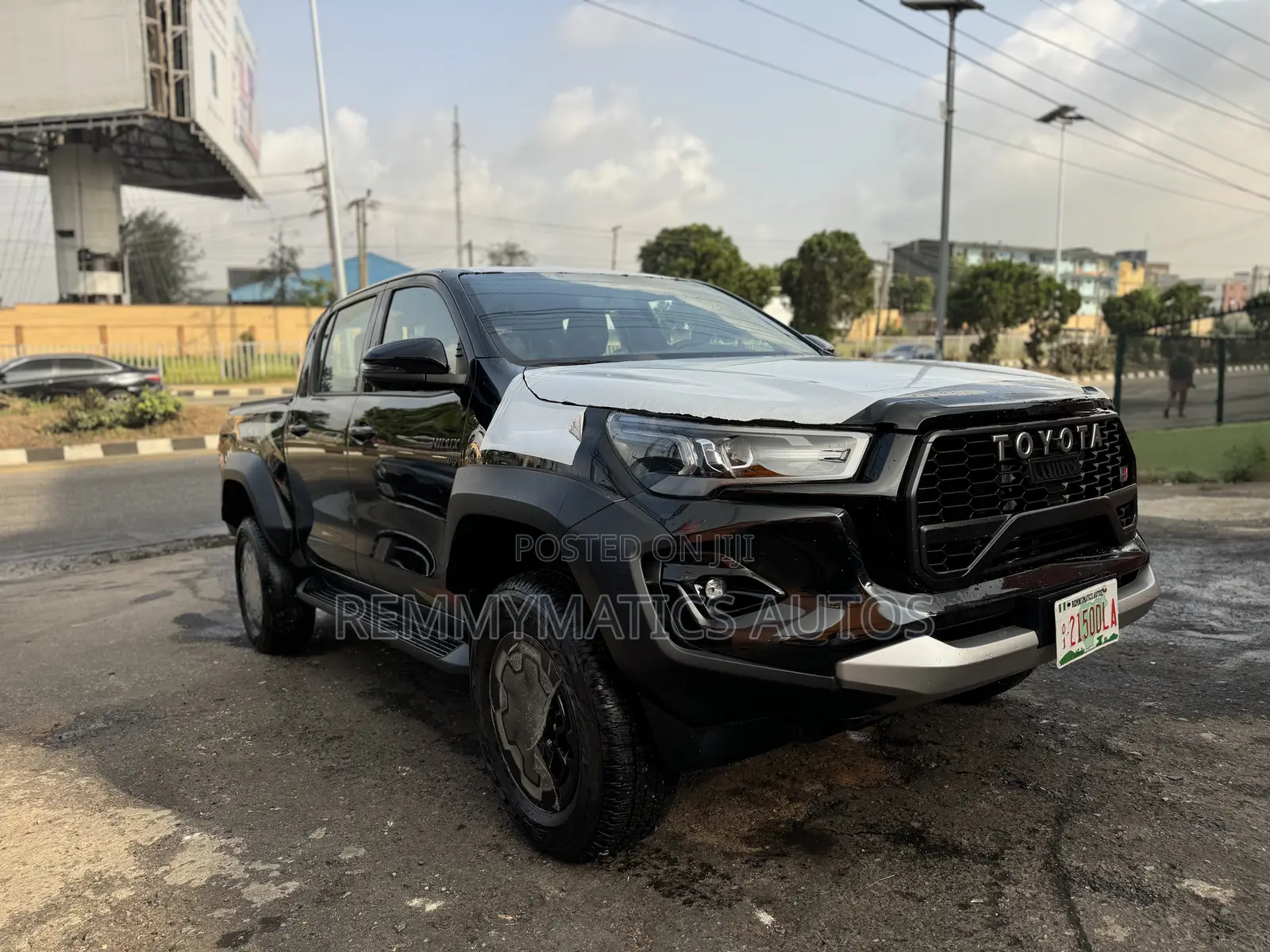 New Toyota Hilux 2025 Black