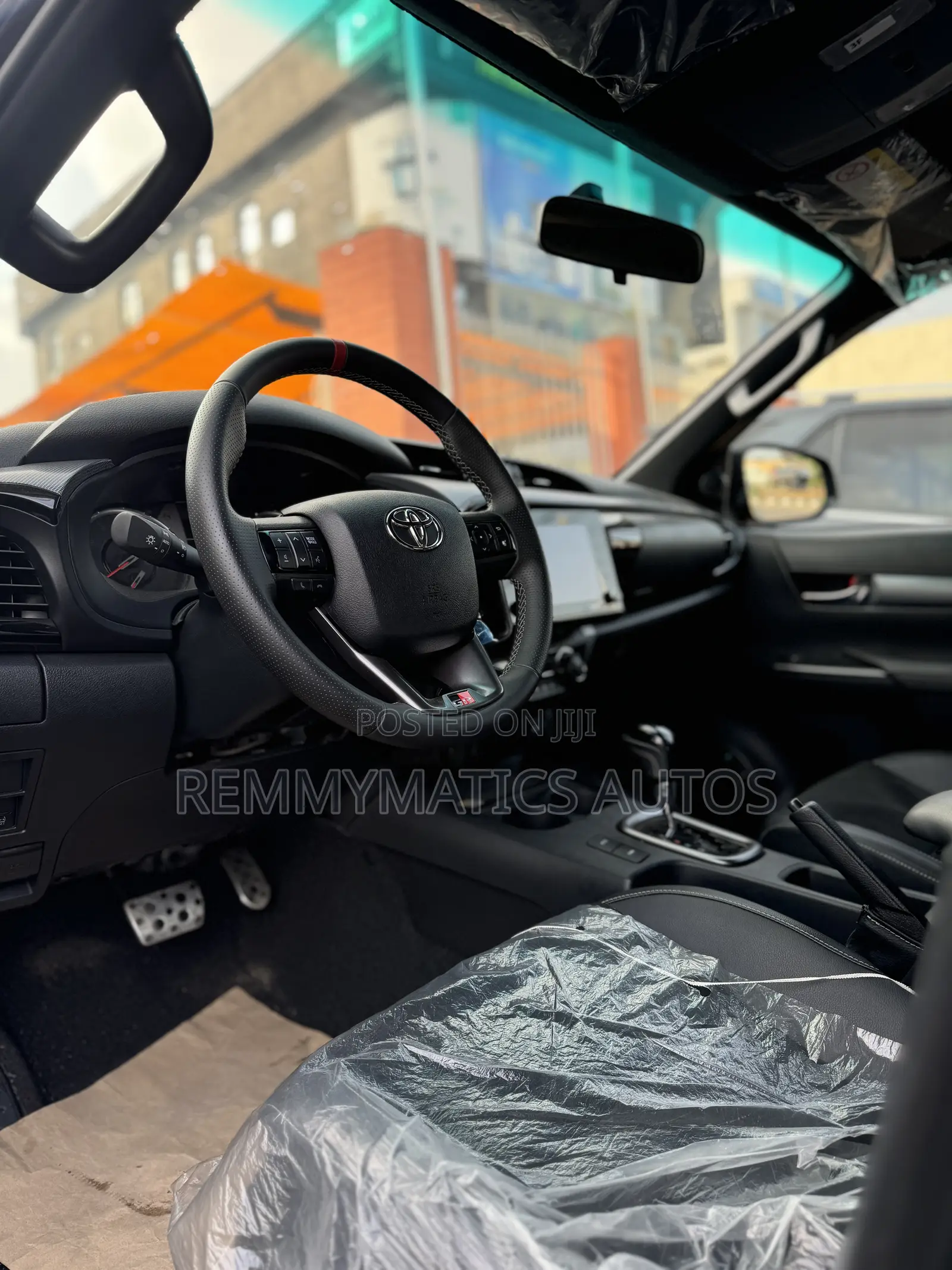 New Toyota Hilux 2025 Black