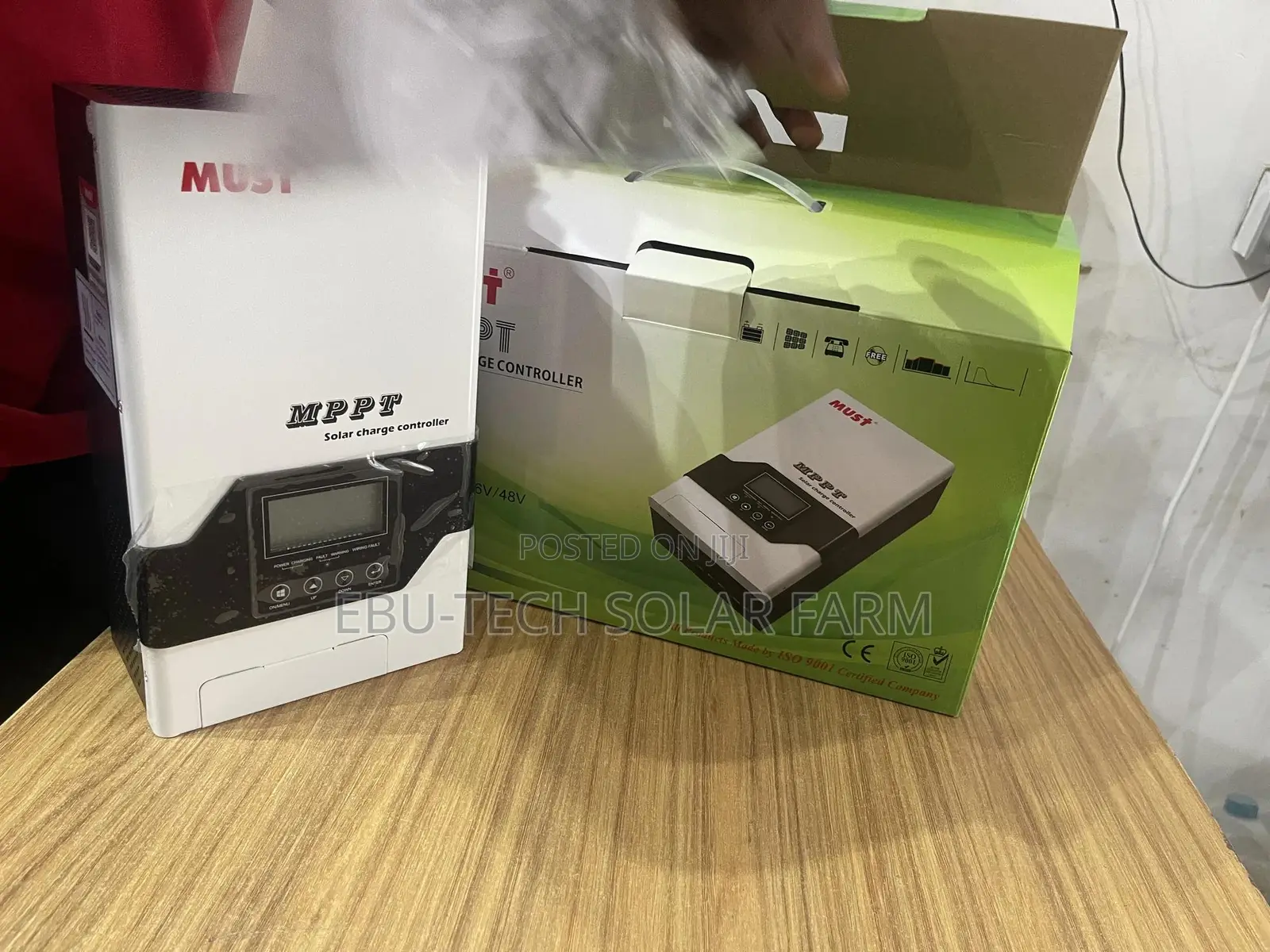 Must MPPT Charge Controller 245v/100mps