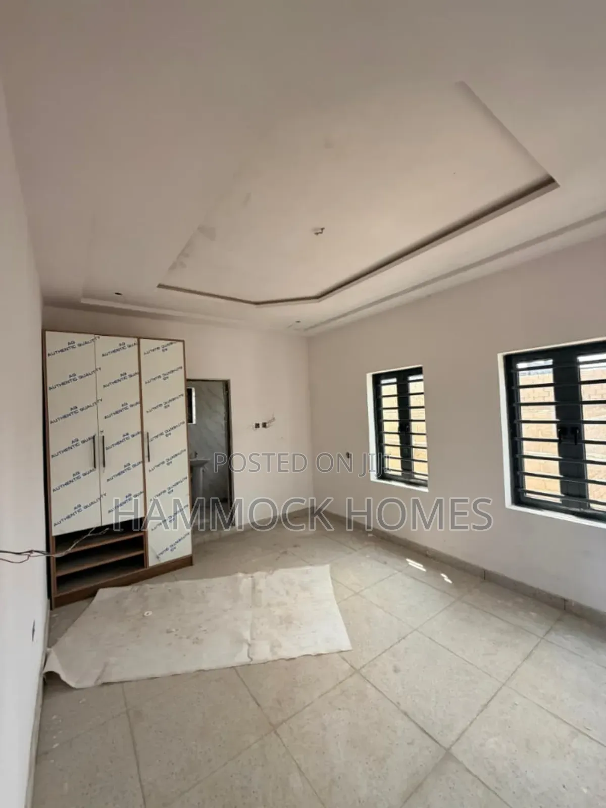 3bdrm Block of Flats in Kolapo Ishola Gra, Akobo for sale