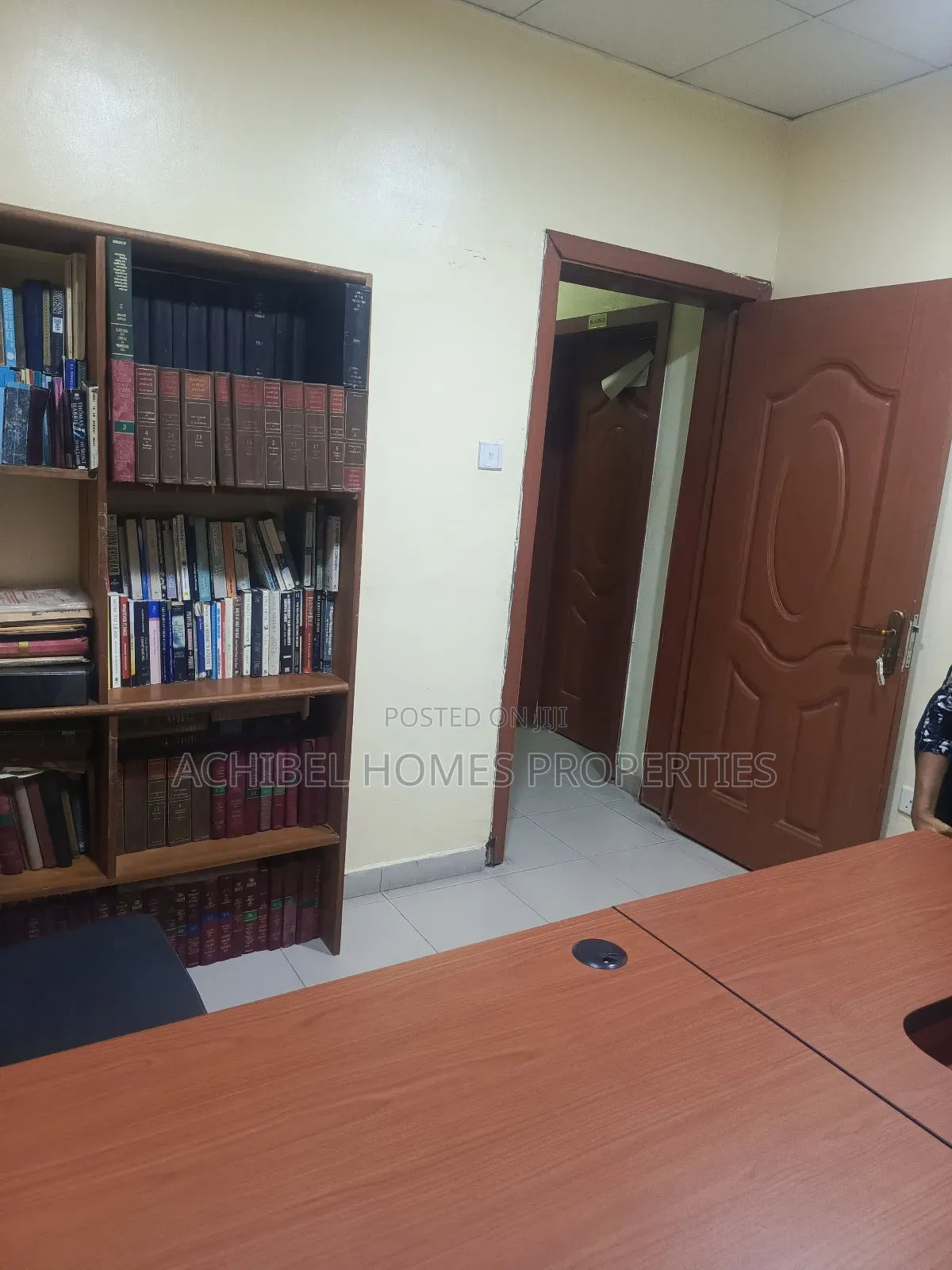 A Serviced and Furnished Personal Office Space in Lekki Phase 1