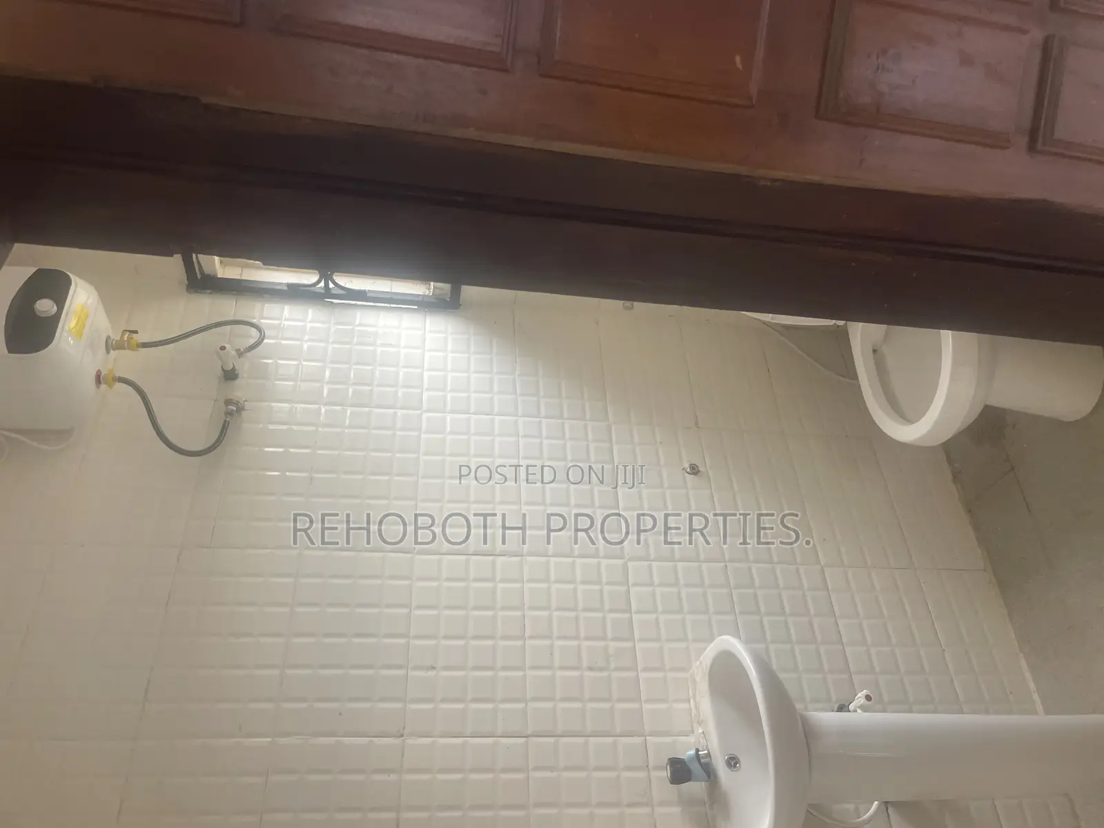 2bdrm Bungalow in Adeosun, Oluyole Estate for rent