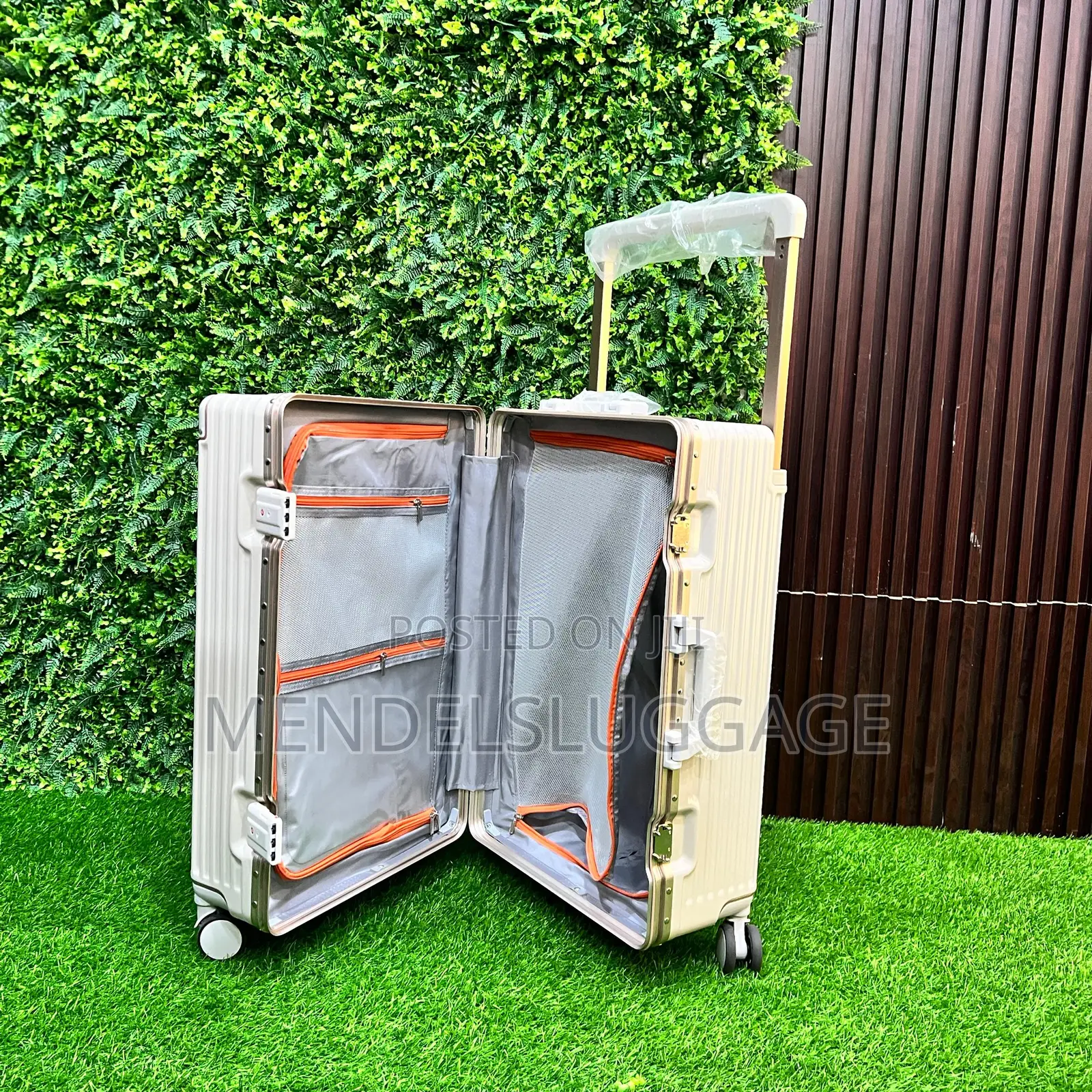 Luxury Cream Hard-Shell Luggage Set With Tsa Lock Cup Holder