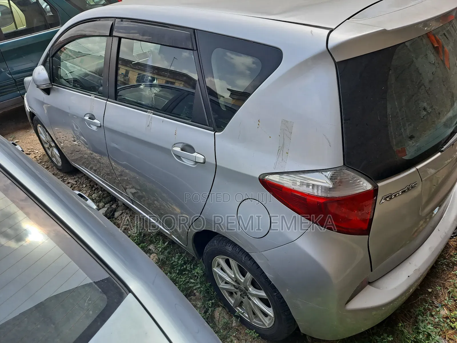 Toyota Ractis 1.5 FWD 2012 Silver