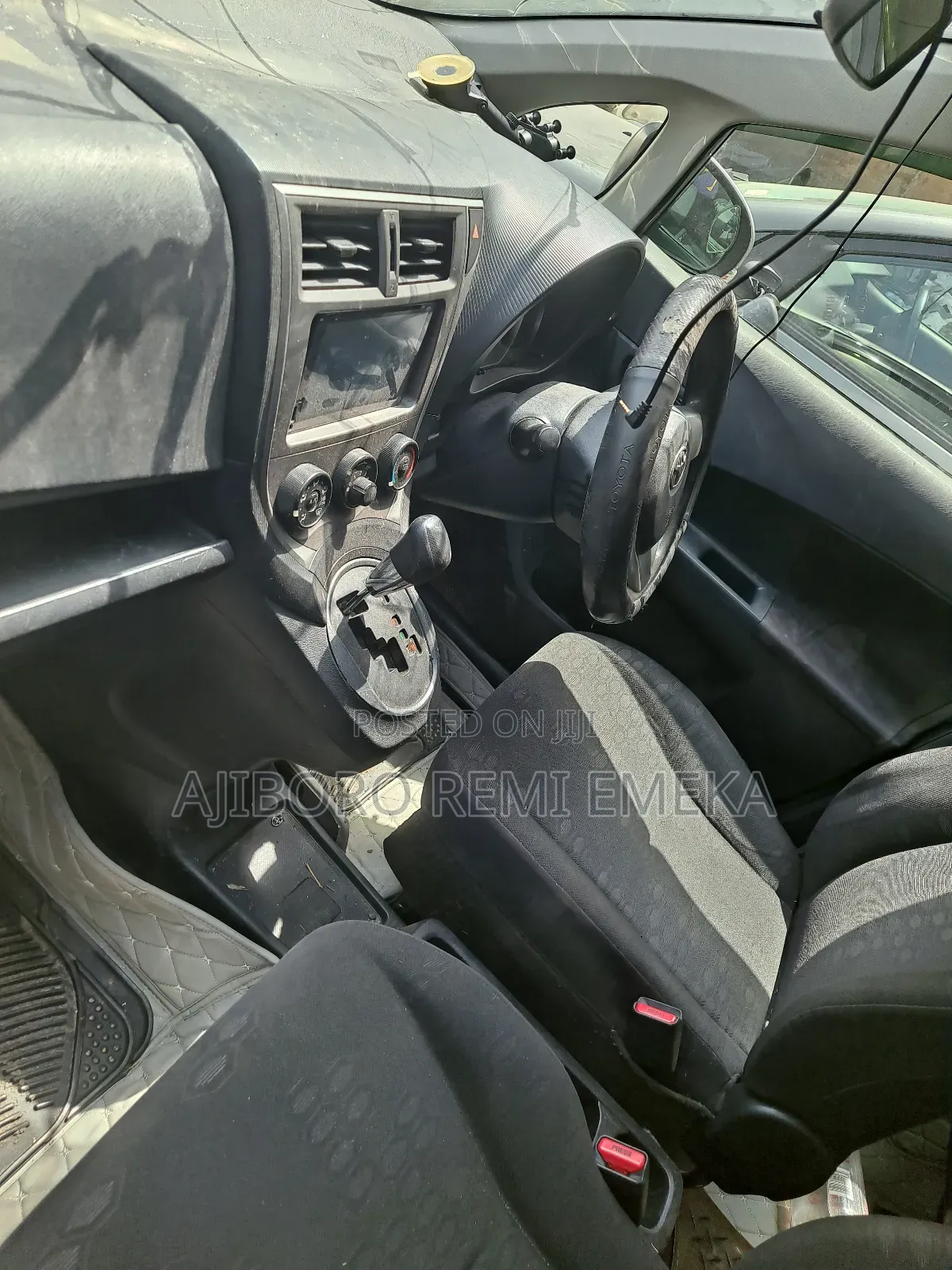 Toyota Ractis 1.5 FWD 2012 Silver