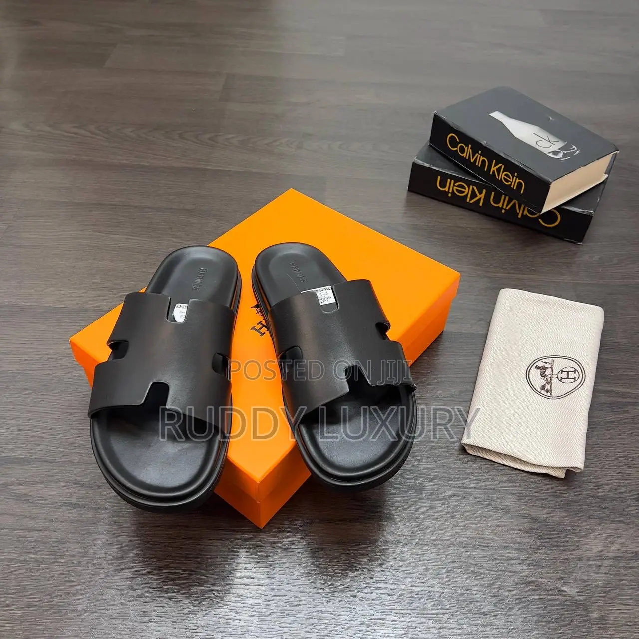 Hermès Izmir Sandals | Black Gray Calfskin Leather