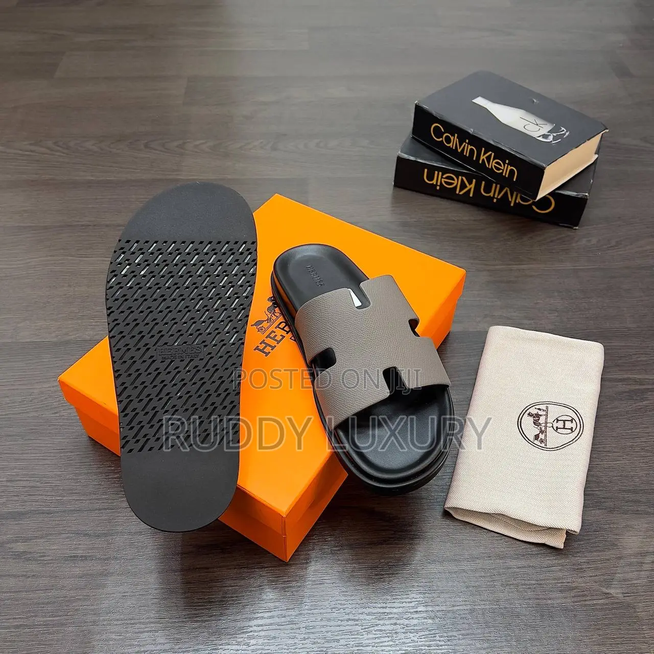 Hermès Izmir Sandals | Black Gray Calfskin Leather