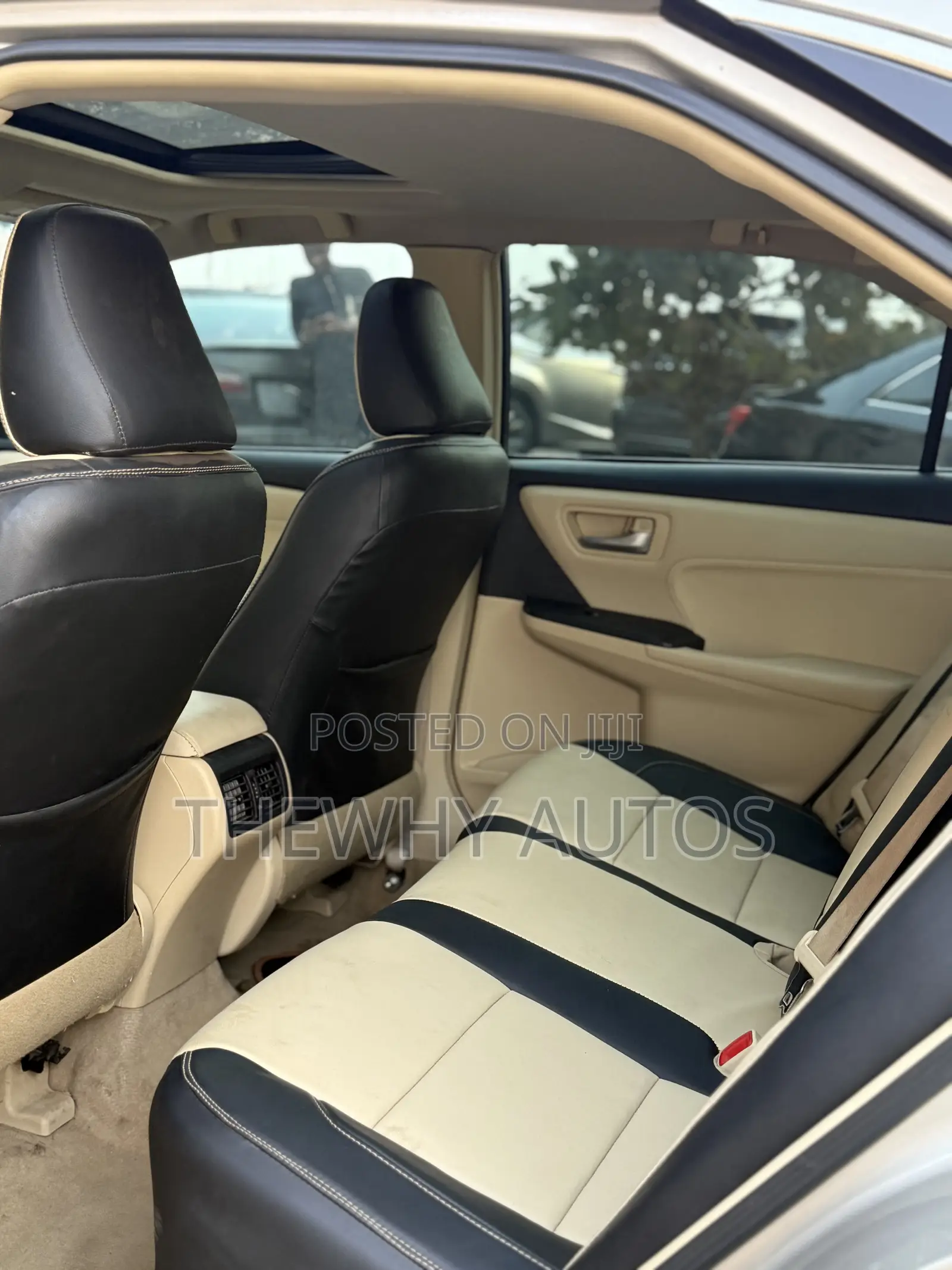 Toyota Camry XLE 4dr Sedan (3.5L 6cyl 6A) 2015 Gold
