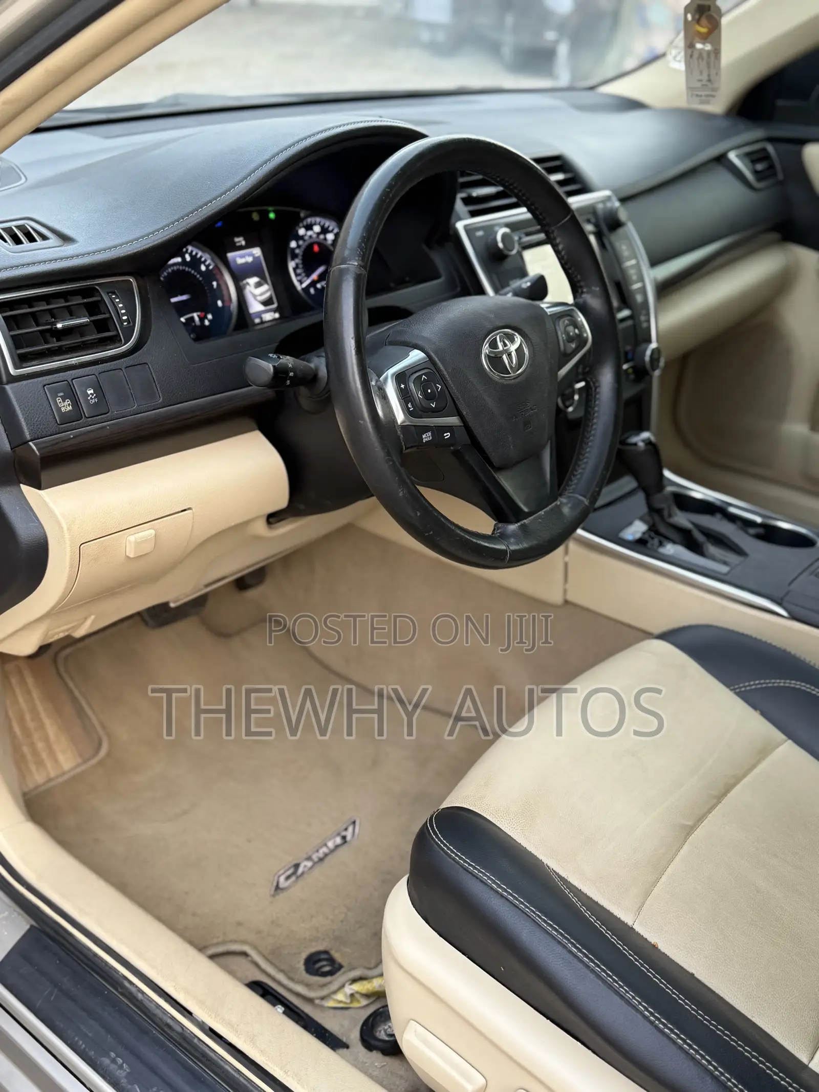 Toyota Camry XLE 4dr Sedan (3.5L 6cyl 6A) 2015 Gold