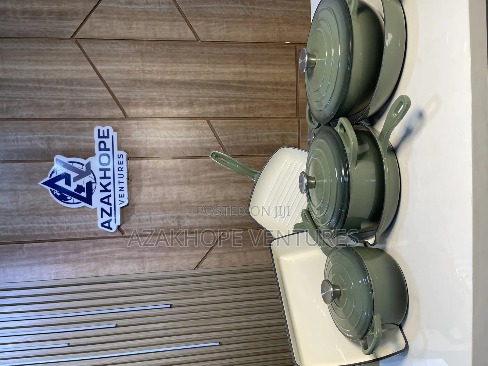 7-in-1 Cast Iron Cookware Set (Different Colors Enamel Finish)