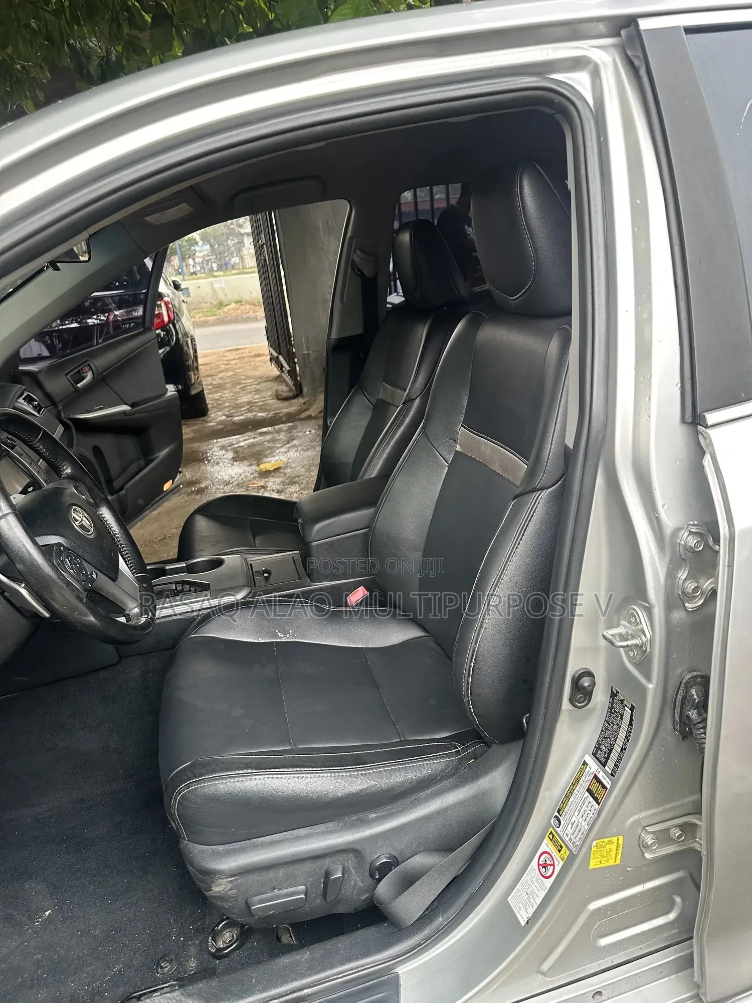 Toyota Camry SE 4dr Sedan (2.5L 4cyl 6A) 2012 Silver