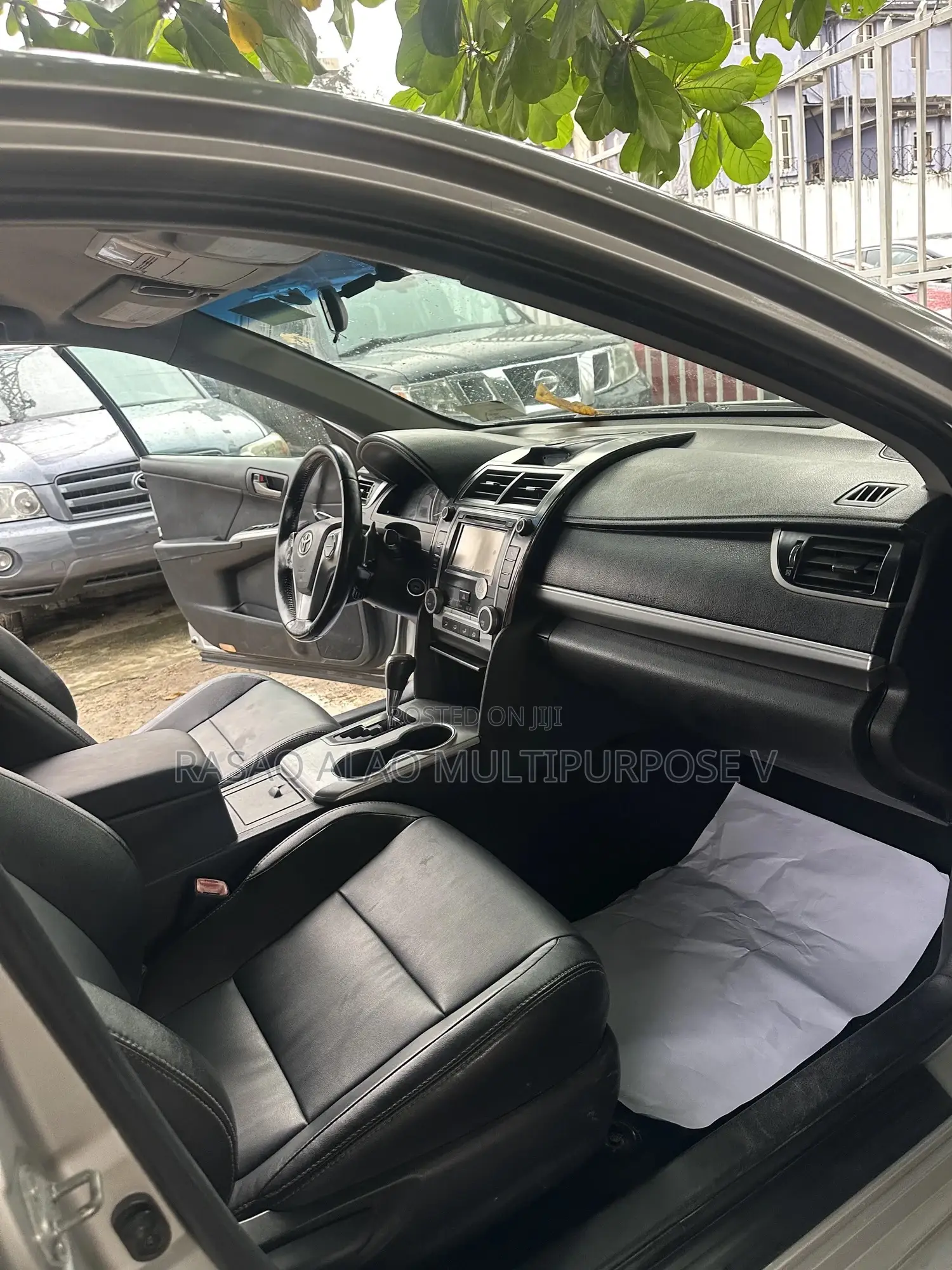 Toyota Camry SE 4dr Sedan (2.5L 4cyl 6A) 2012 Silver
