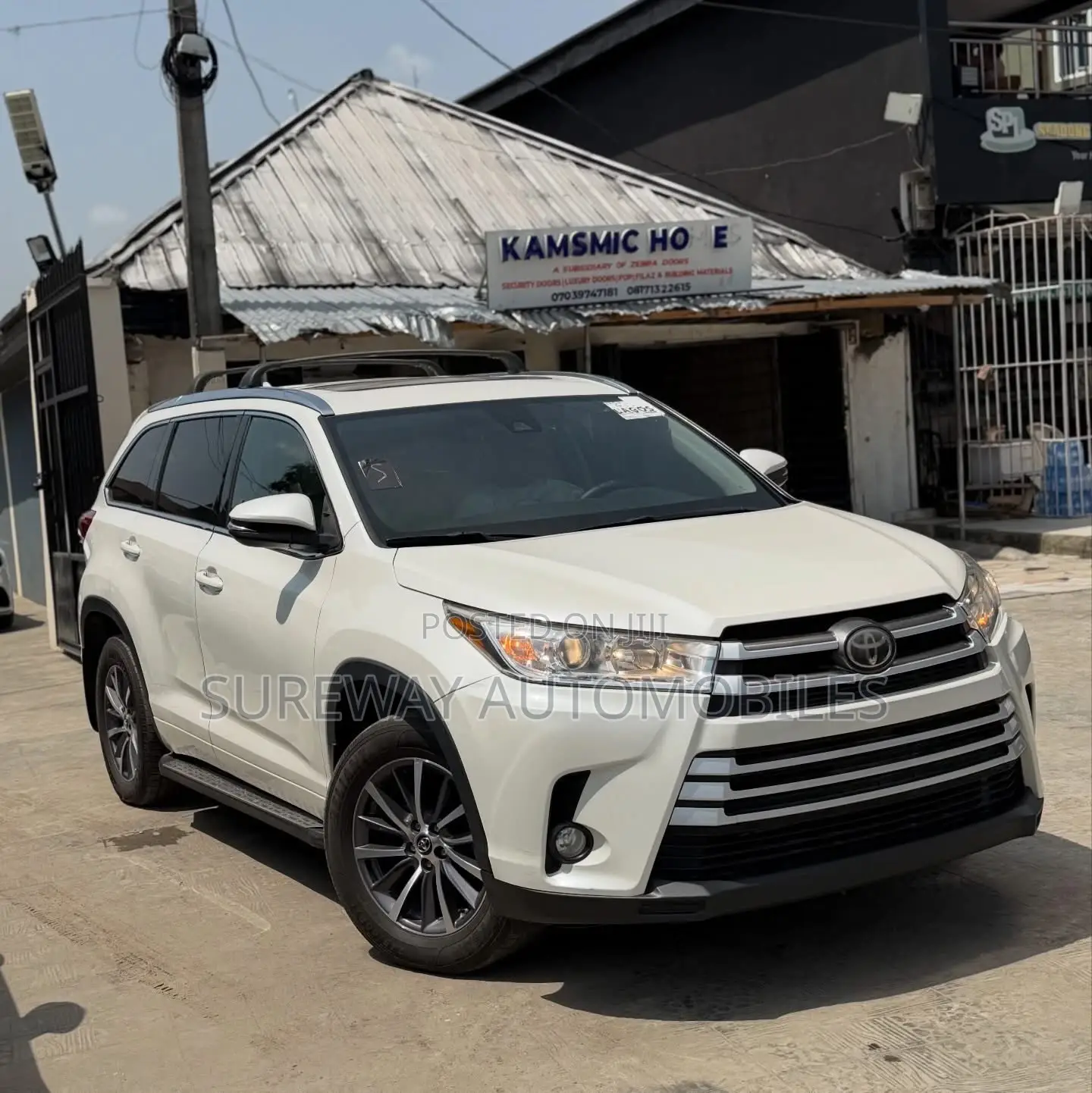 Toyota Highlander XLE 4x4 V6 (3.5L 6cyl 8A) 2018 White