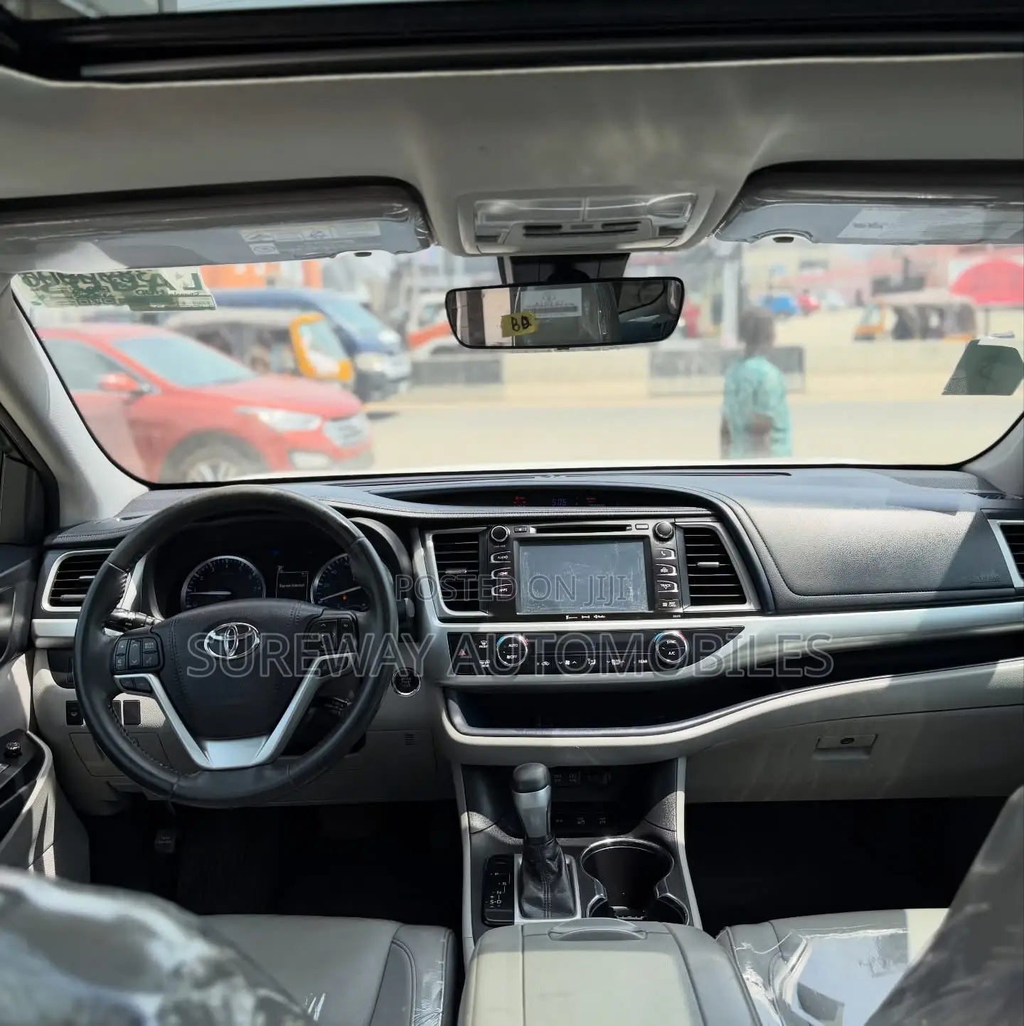 Toyota Highlander XLE 4x4 V6 (3.5L 6cyl 8A) 2018 White