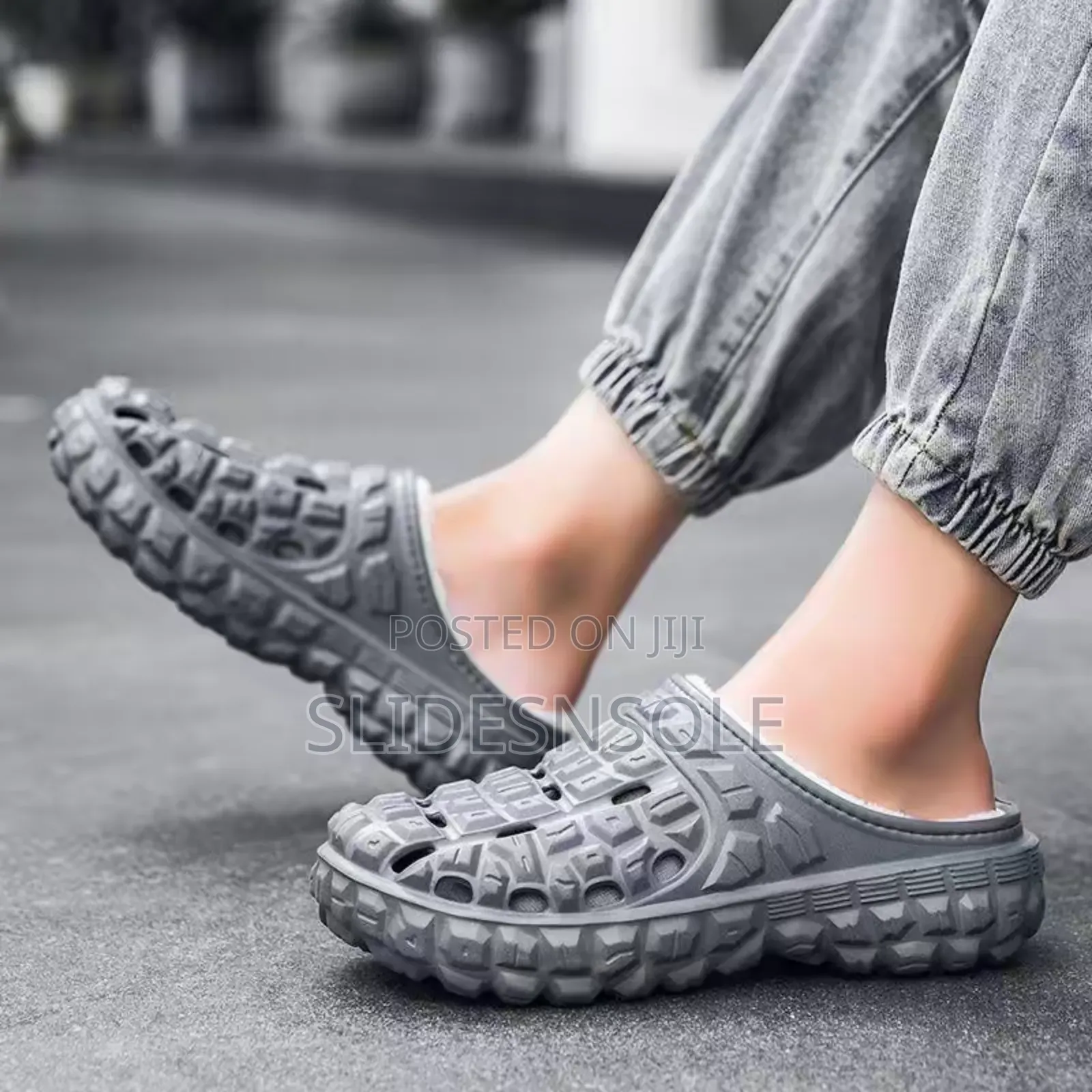 Fur-Lined Clog Slippers – Cozy Comfortable