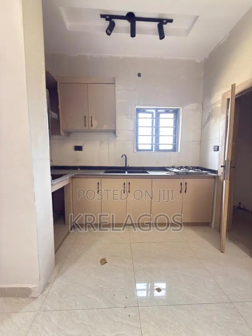 2bdrm Apartment in Ajiwe for sale