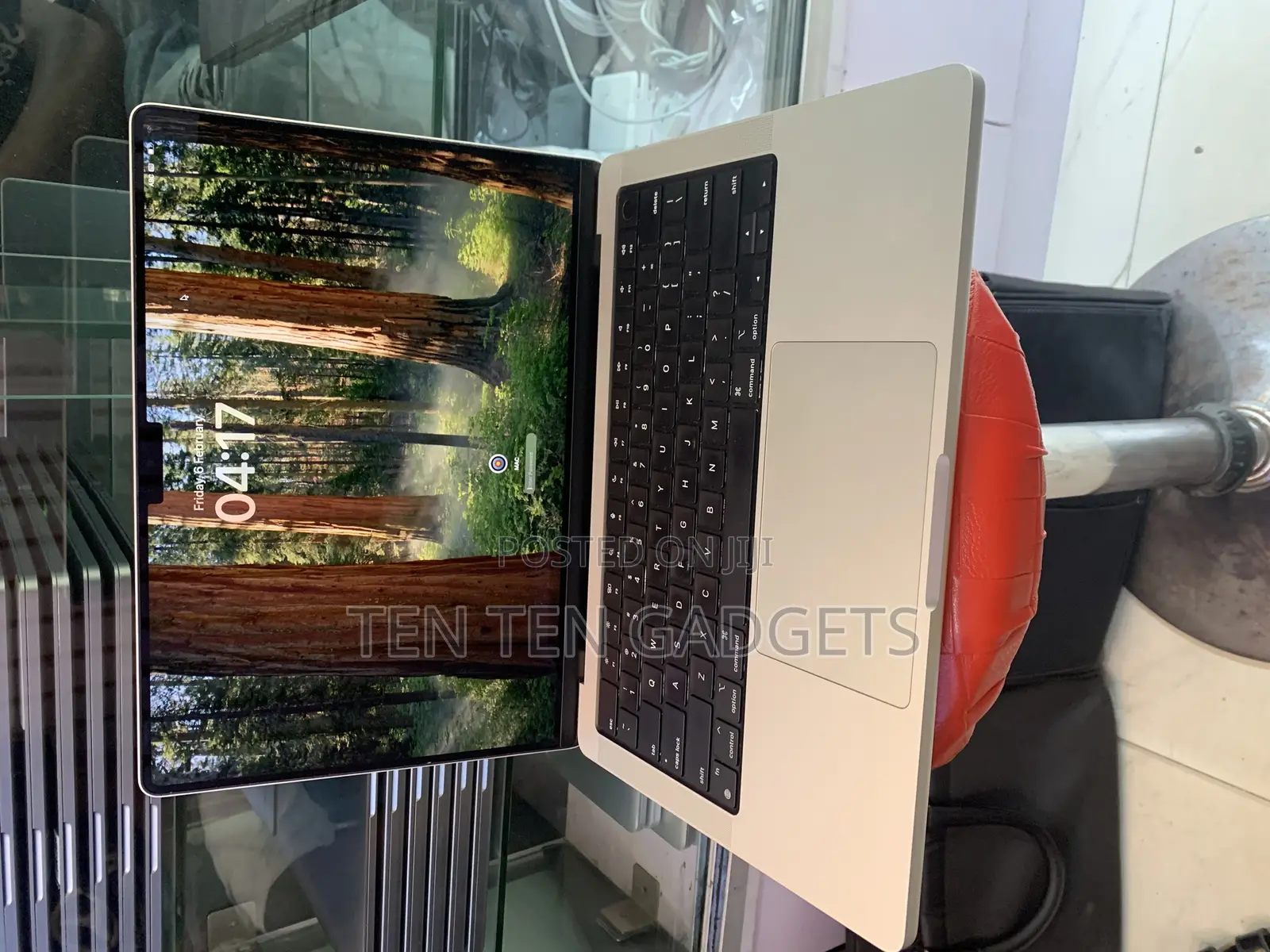 Laptop Apple MacBook Pro 2021 M1 16GB Apple M1 Pro SSD 1T