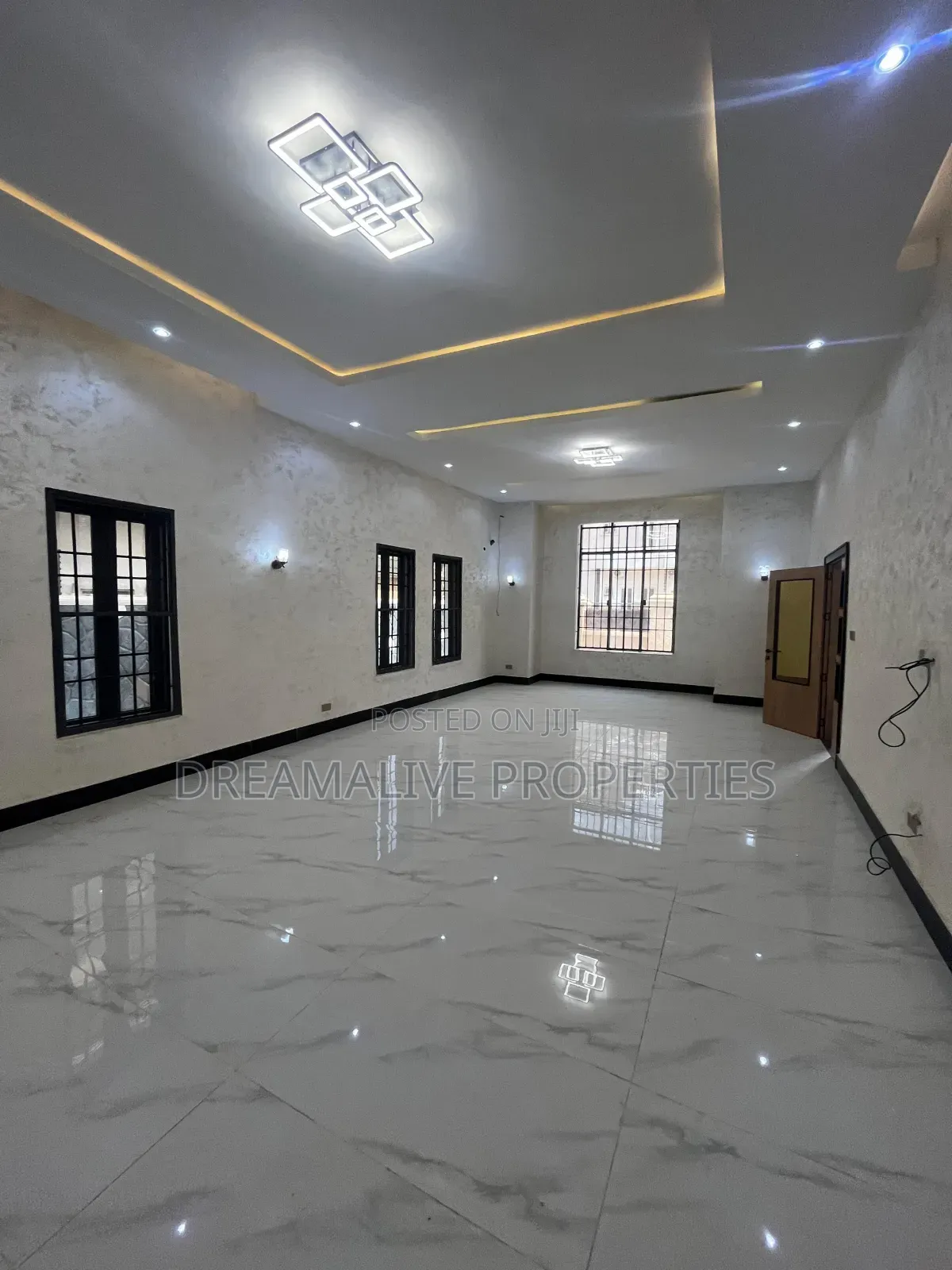 6bdrm Duplex in Efab Metropolis, Gwarinpa for sale