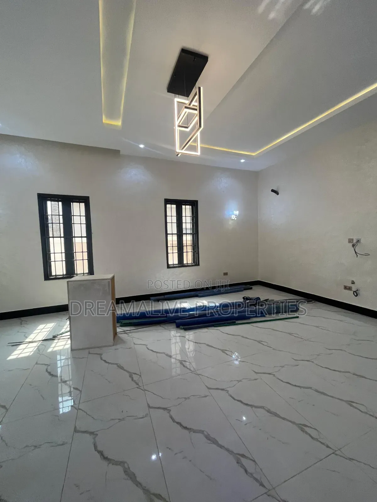 6bdrm Duplex in Efab Metropolis, Gwarinpa for sale