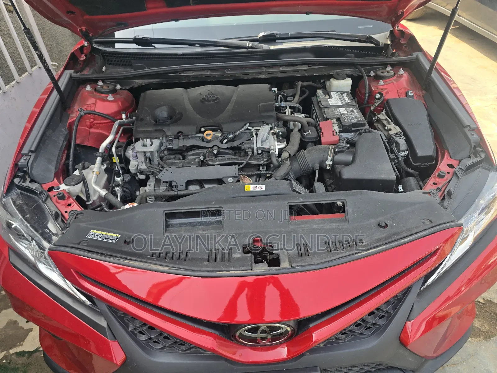 Toyota Camry SE (2.5L 4cyl 8A) 2019 Red