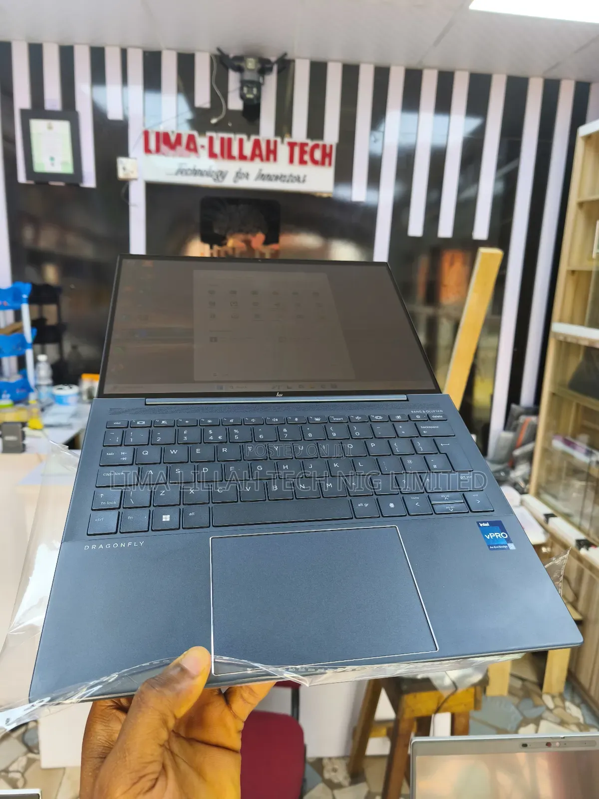 Laptop HP Dragonfly G3 16GB Intel Core i7 SSD 512GB
