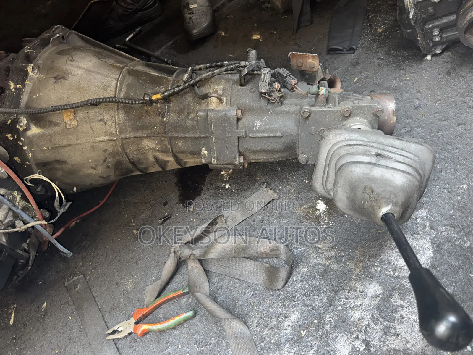 Manual Gearbox 2x2 For Nissan Frontier/Pathfinder  Model 1990-1996