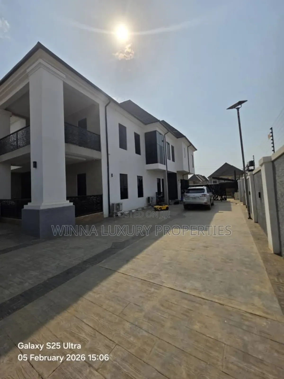 5bdrm Mansion in Light House, Lugbe District for sale