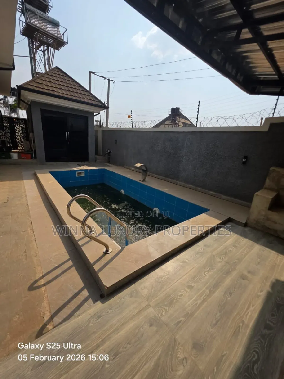 5bdrm Mansion in Light House, Lugbe District for sale