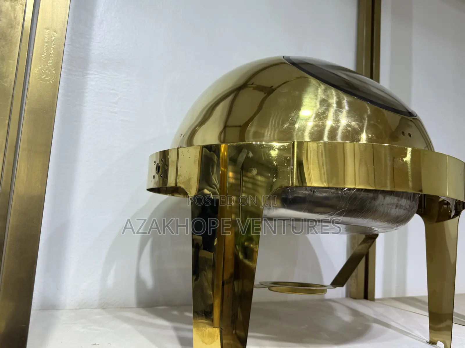 Gold-Finished Round Roll-Top Chafing Dish With Viewing Window