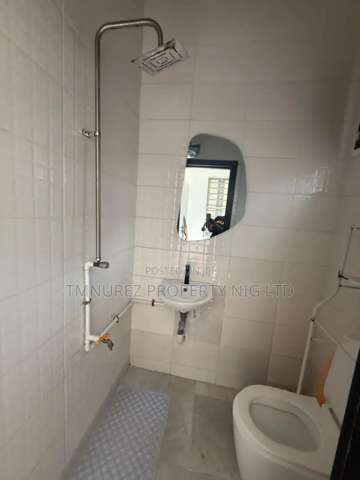 Studio Apartment in Chevron for rent