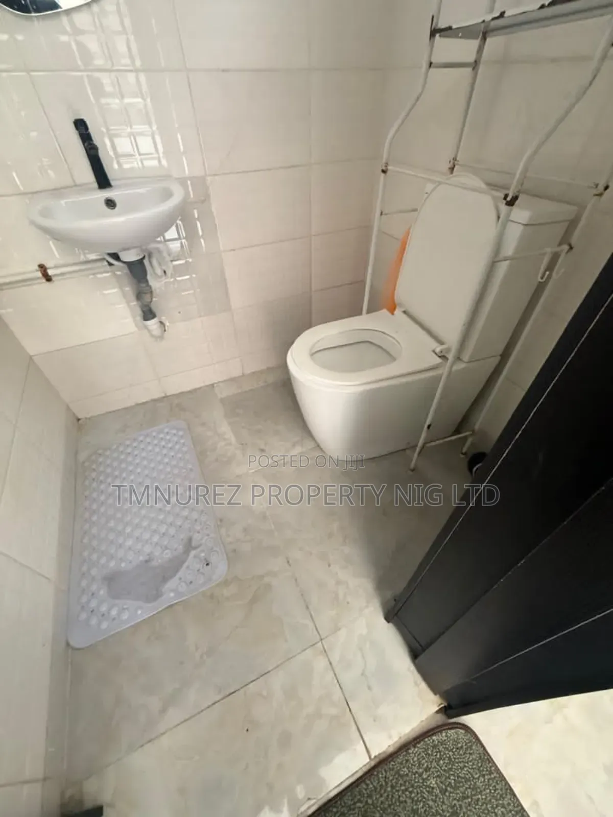 Studio Apartment in Chevron for rent