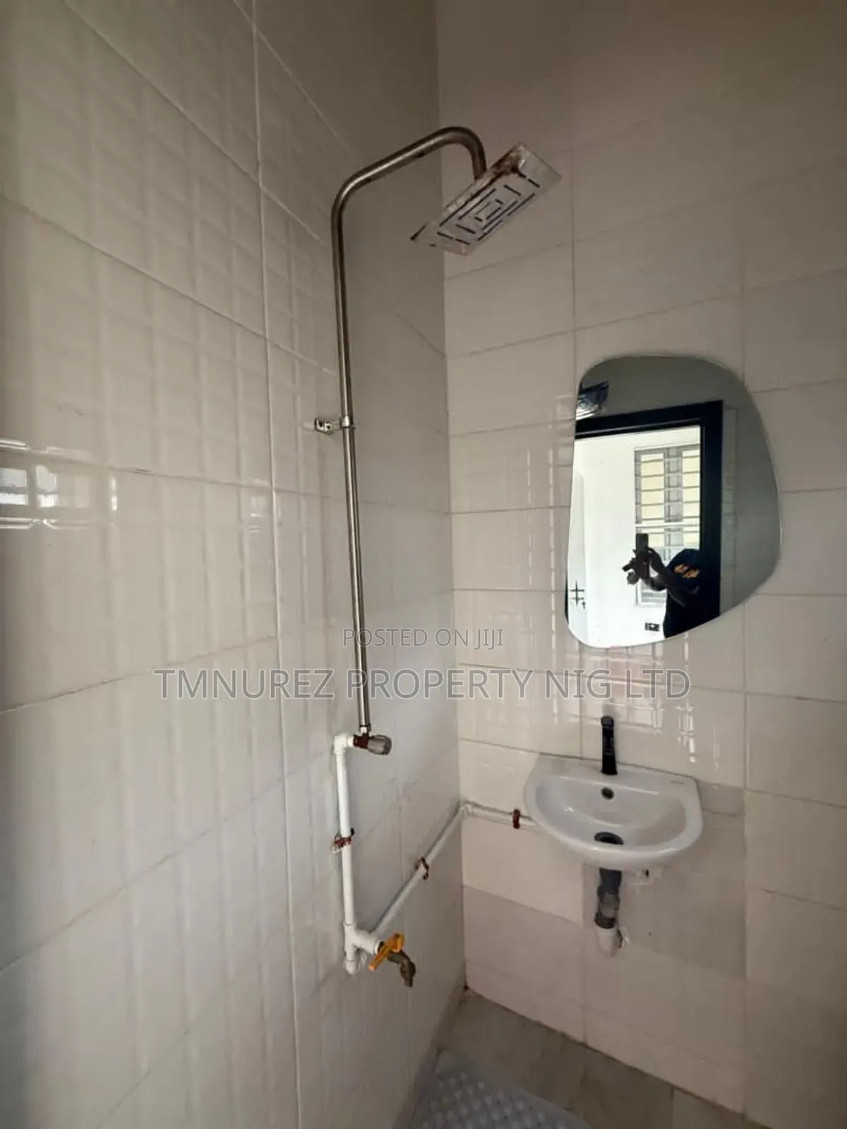 Studio Apartment in Chevron for rent