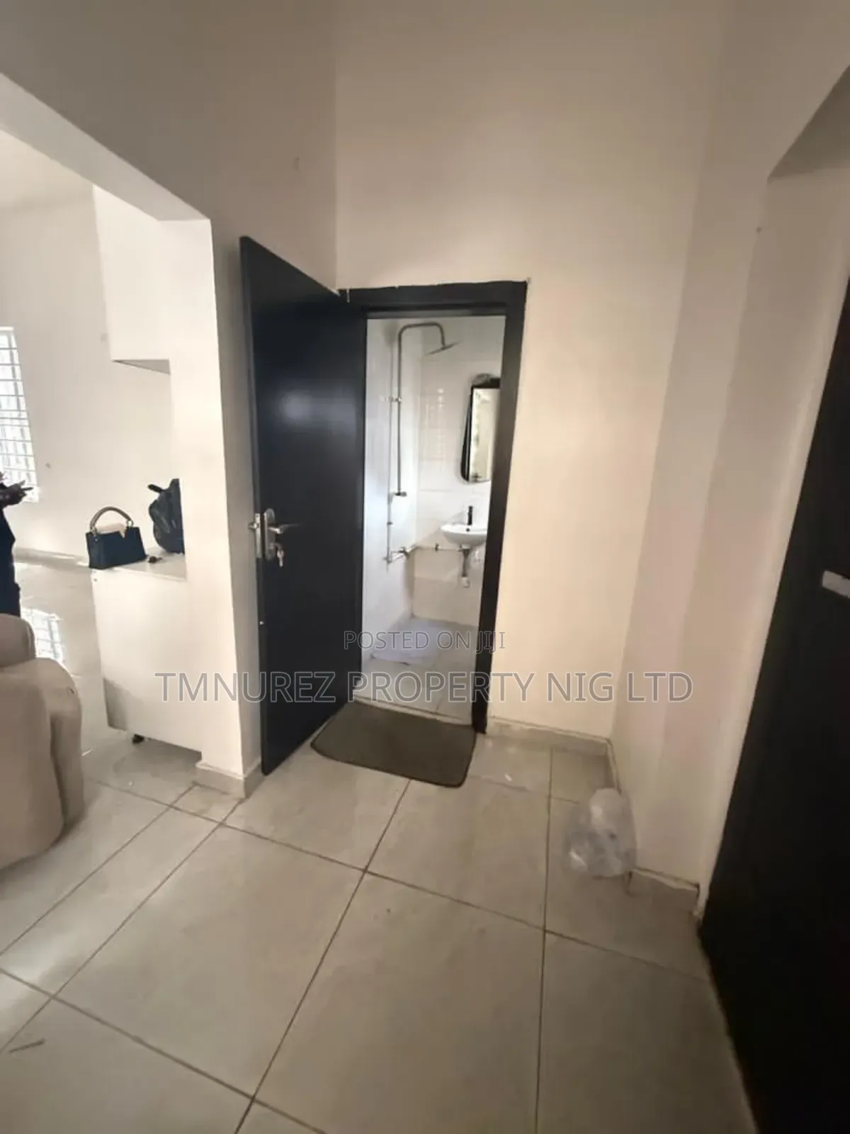 Studio Apartment in Chevron for rent