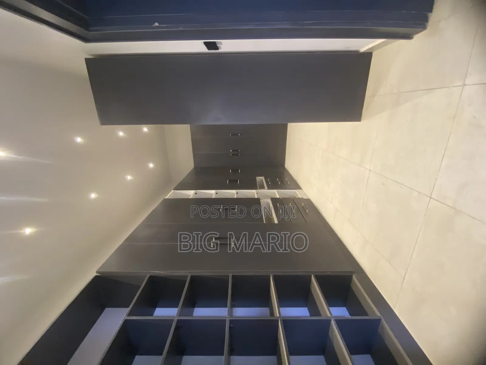 5bdrm Duplex in Guzape Main for sale