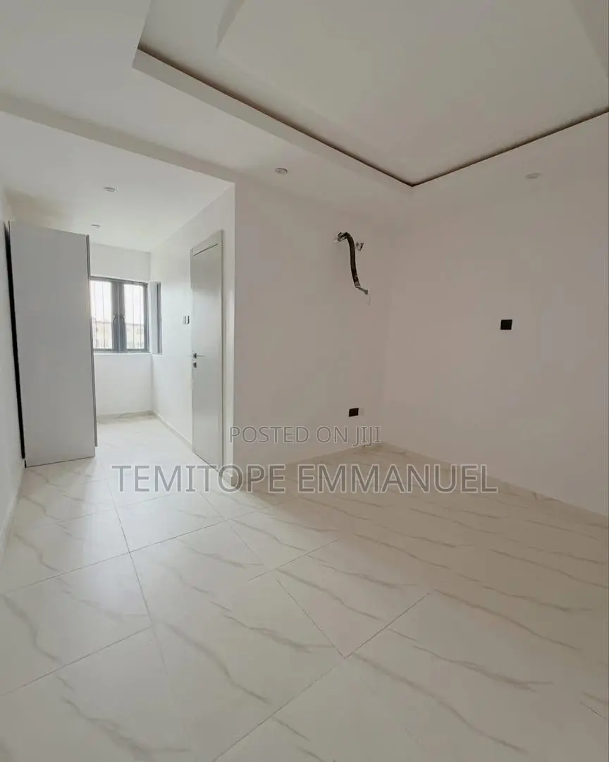Furnished 4bdrm Duplex in Obanikoro Lagos for sale