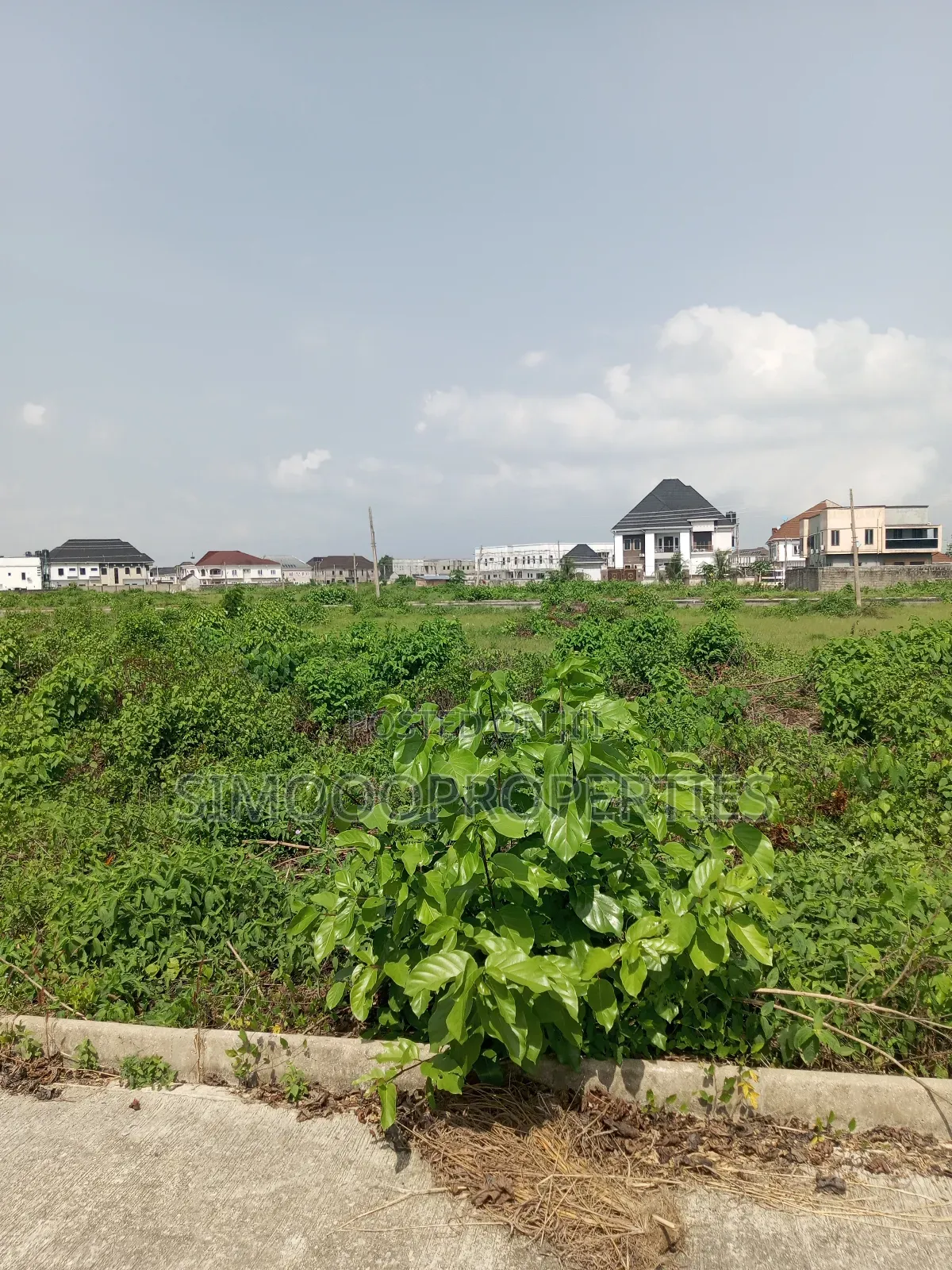 900sqm of Land for Sale Inside Beachwood Estate Malete