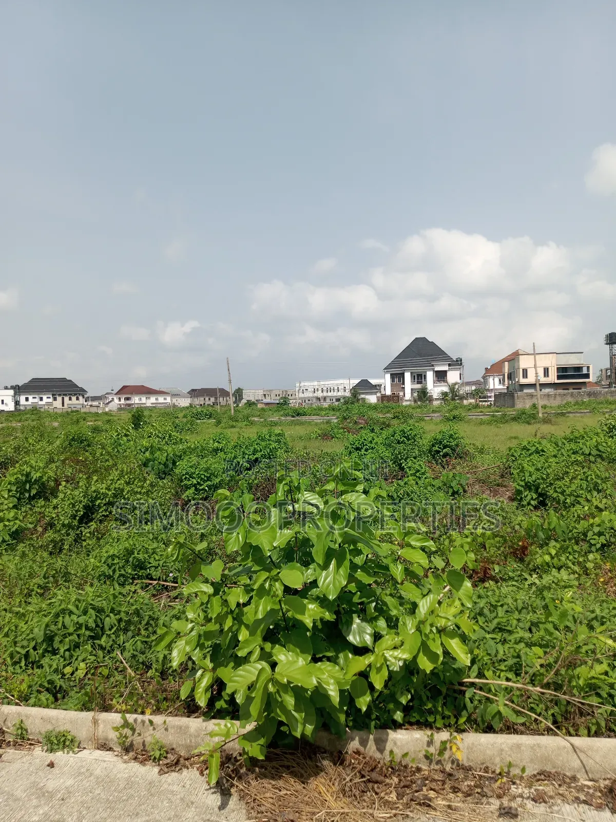 900sqm of Land for Sale Inside Beachwood Estate Malete