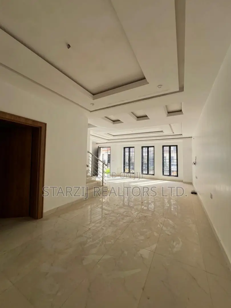 4bdrm Duplex in Apo District for sale