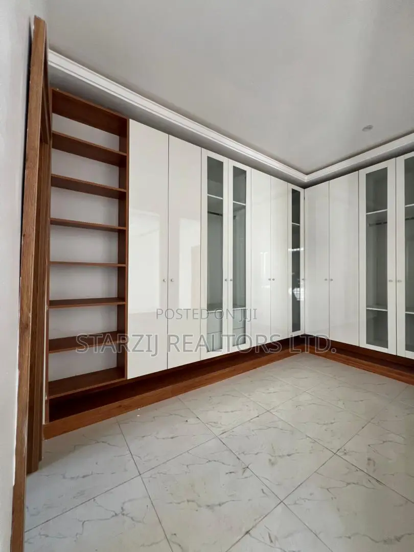 4bdrm Duplex in Apo District for sale
