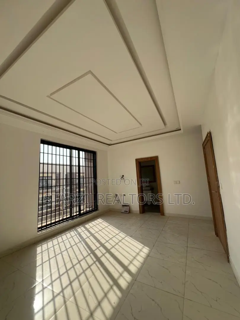 4bdrm Duplex in Apo District for sale