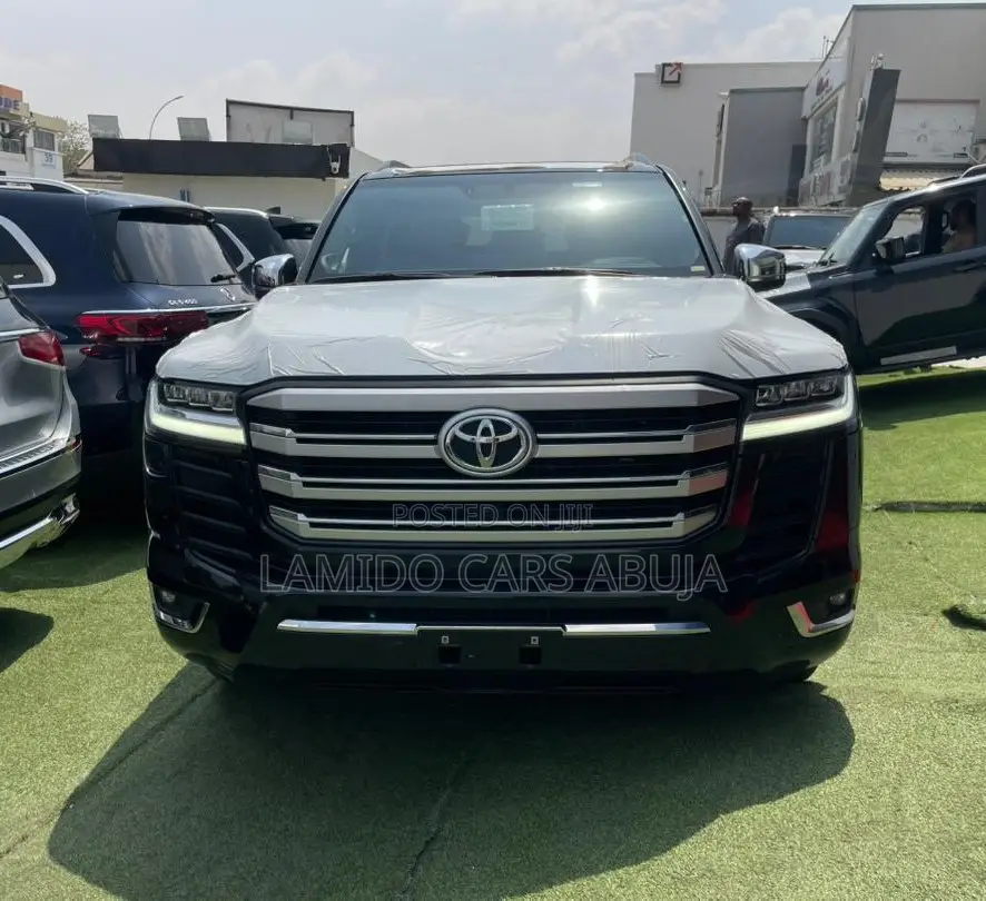 New Toyota Land Cruiser LC300 2025 Black